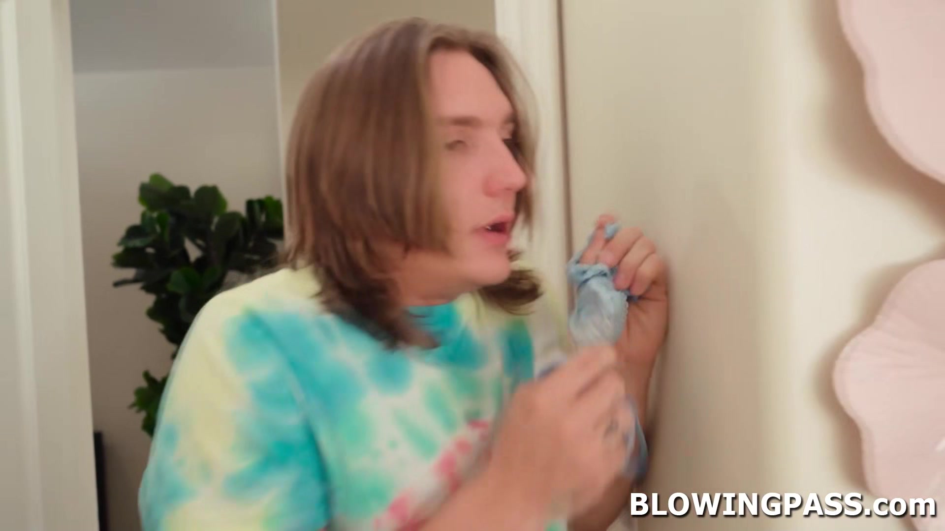 Stepsis satisfying stepbros sex urges by giving him blowjob