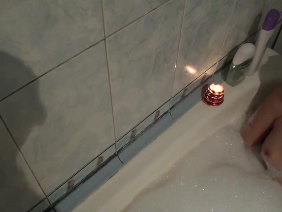 Creampie for youthful sweetheart in foamy washroom