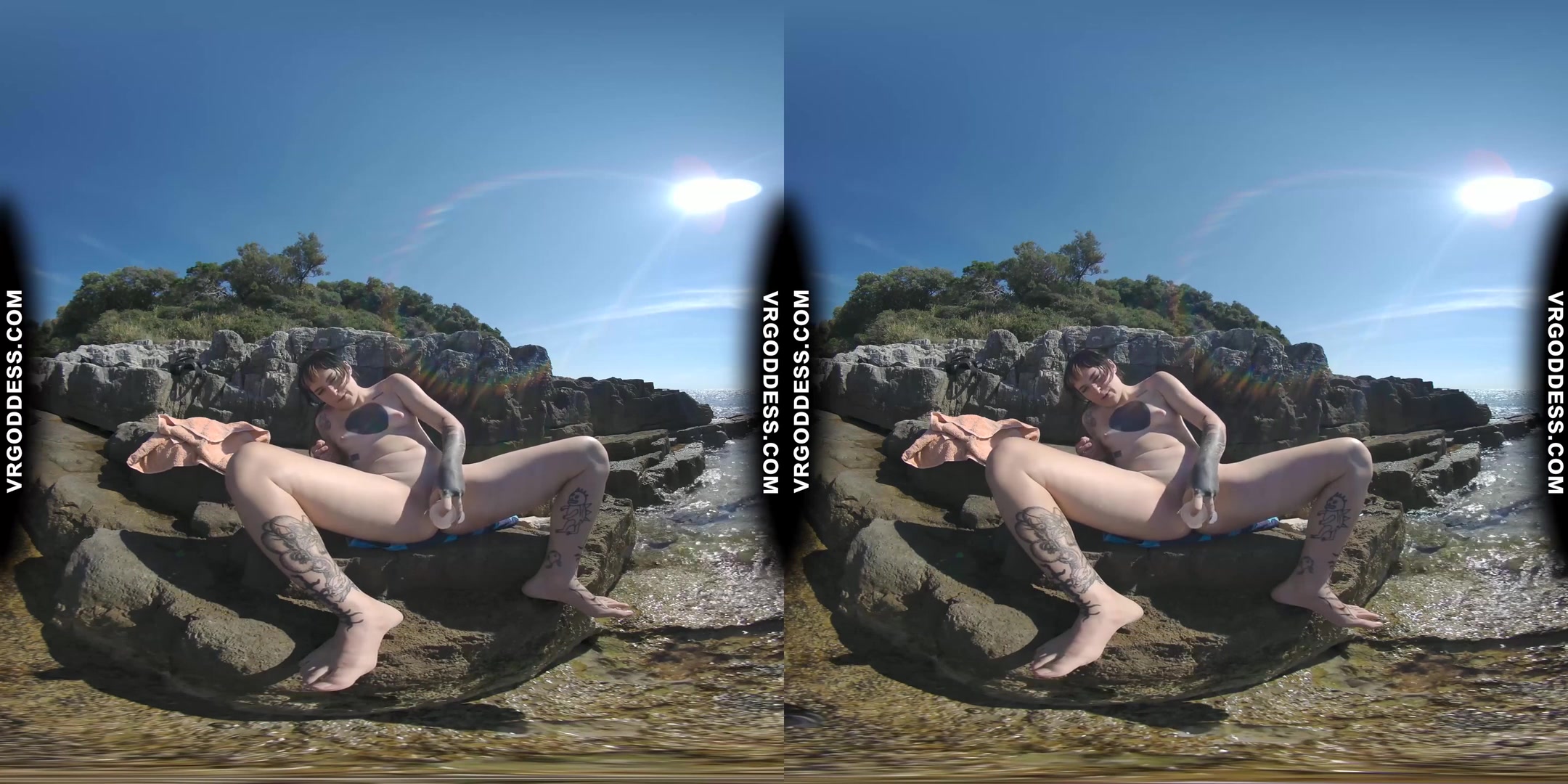Tattoo Girl Brille Risky Public Beach Masturbation On Seaside Vacation