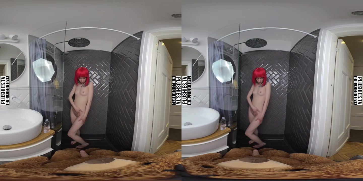 Lolly Oiling Body And Masturbating In Shower Blowjob Strapon Dick - PlushiesVR