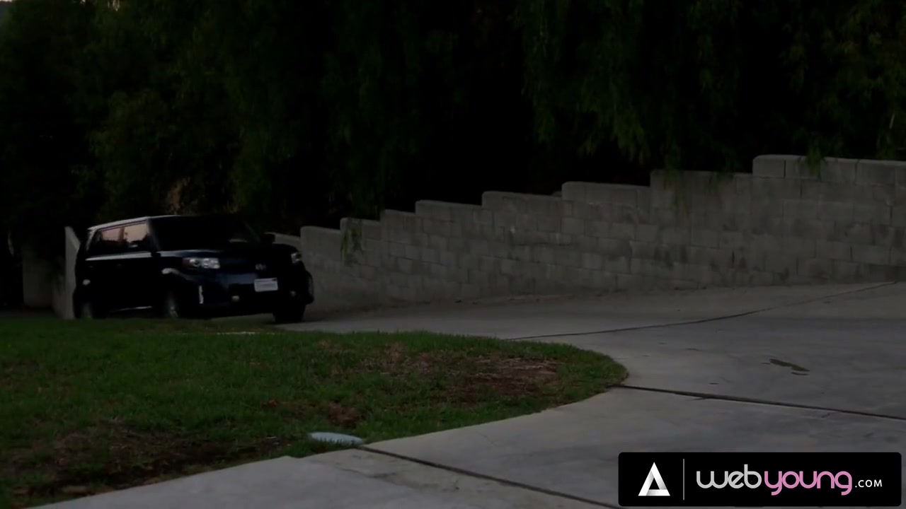 Crazy Fan Finds A Way To Get A Torrid 1-on-1 With The Famous Pornstar With Abella Danger And Rebel Lynn
