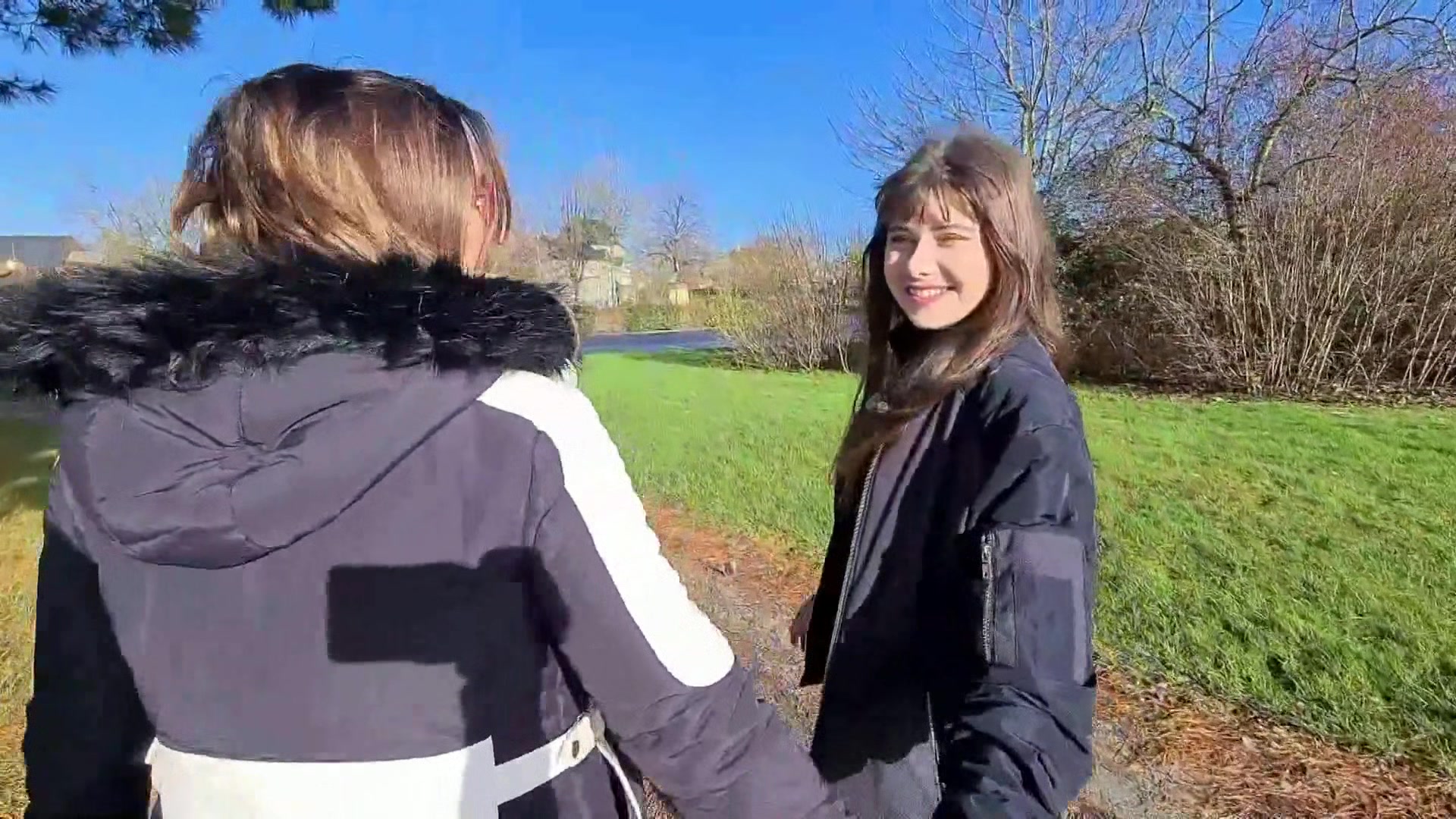 Clara frees herself more and more ...