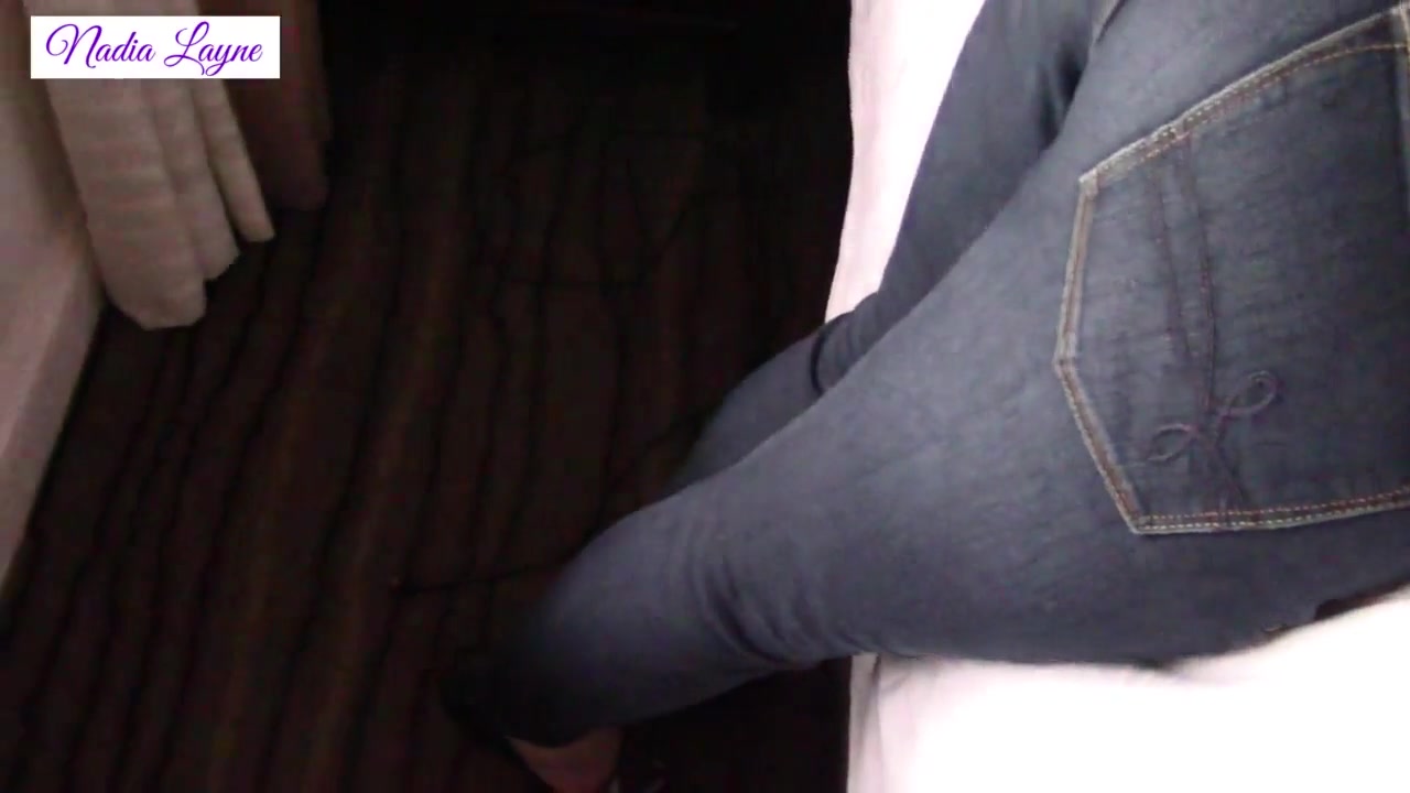 Milf's Big Booty In Jeans Gets Rubbed