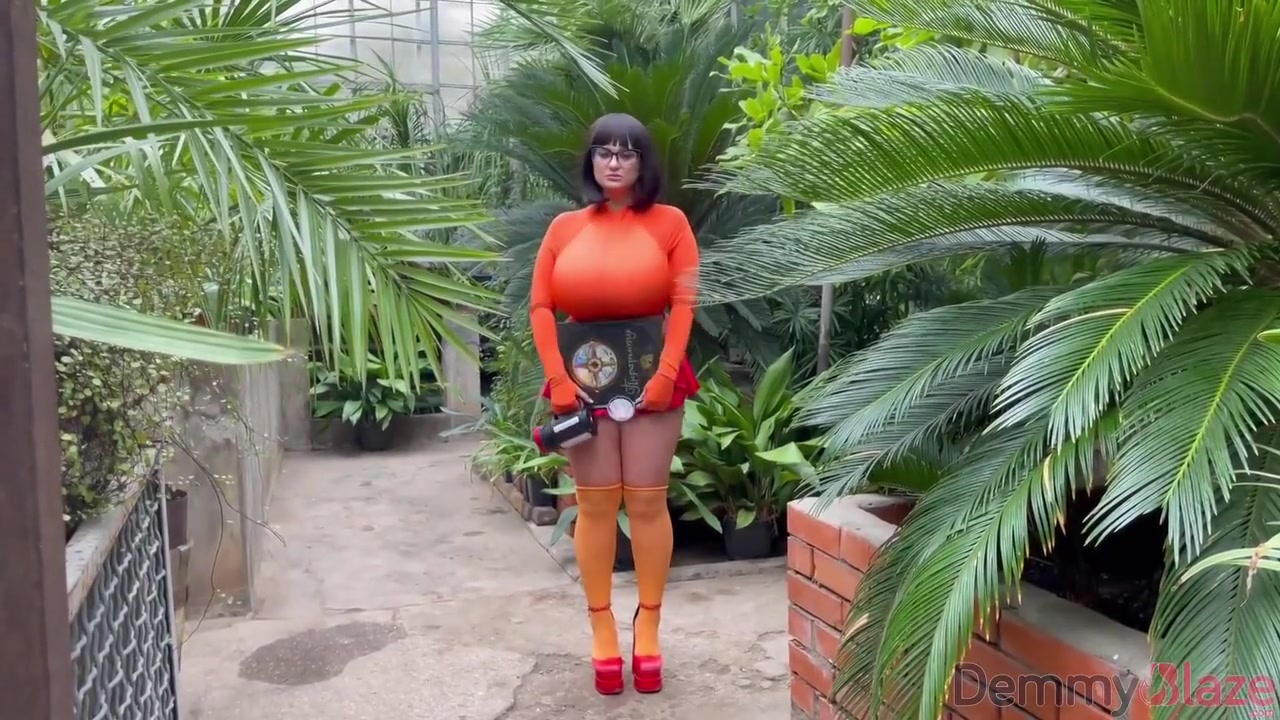Demmy Blaze In Velma 1080