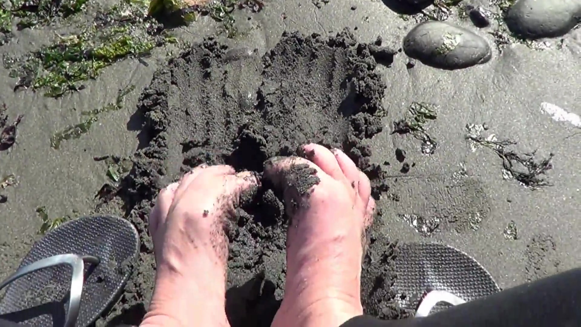 Dirty Sandy Beech Feet - TacAmateurs