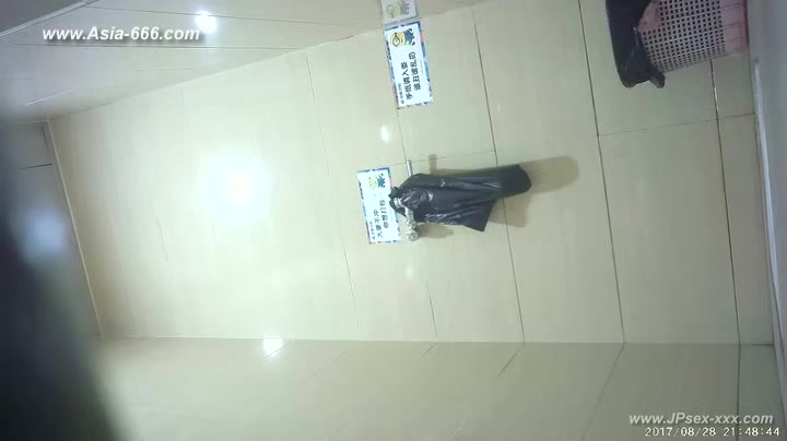 chinese girls go to toilet.83