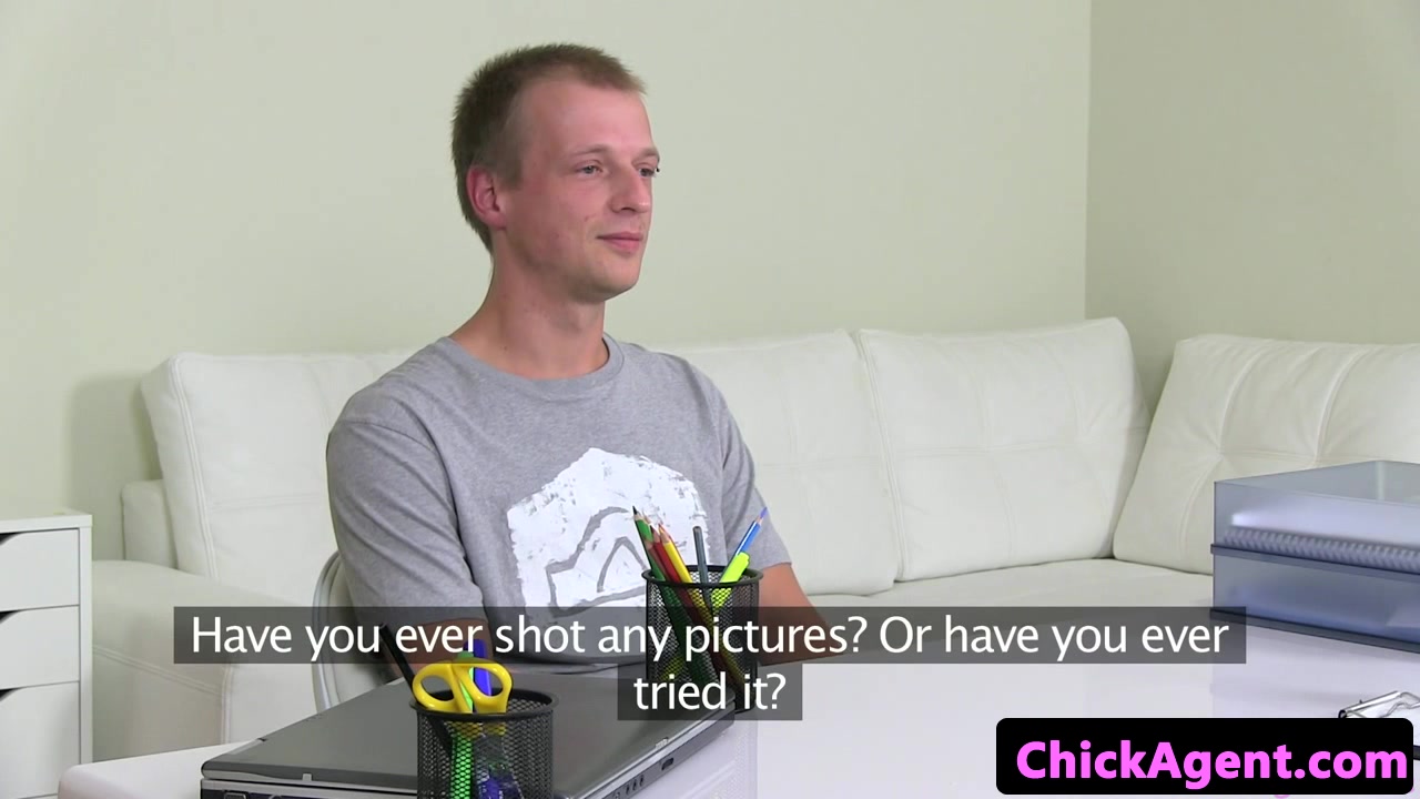 Casting agent blows client and gets a facial