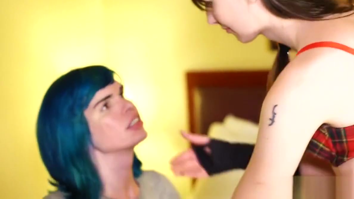 Punk trans babe sucks and fucks in les scene