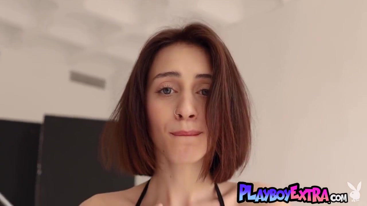 Passionate Newcomer Shows Her Big Breasts - Elfa Floria