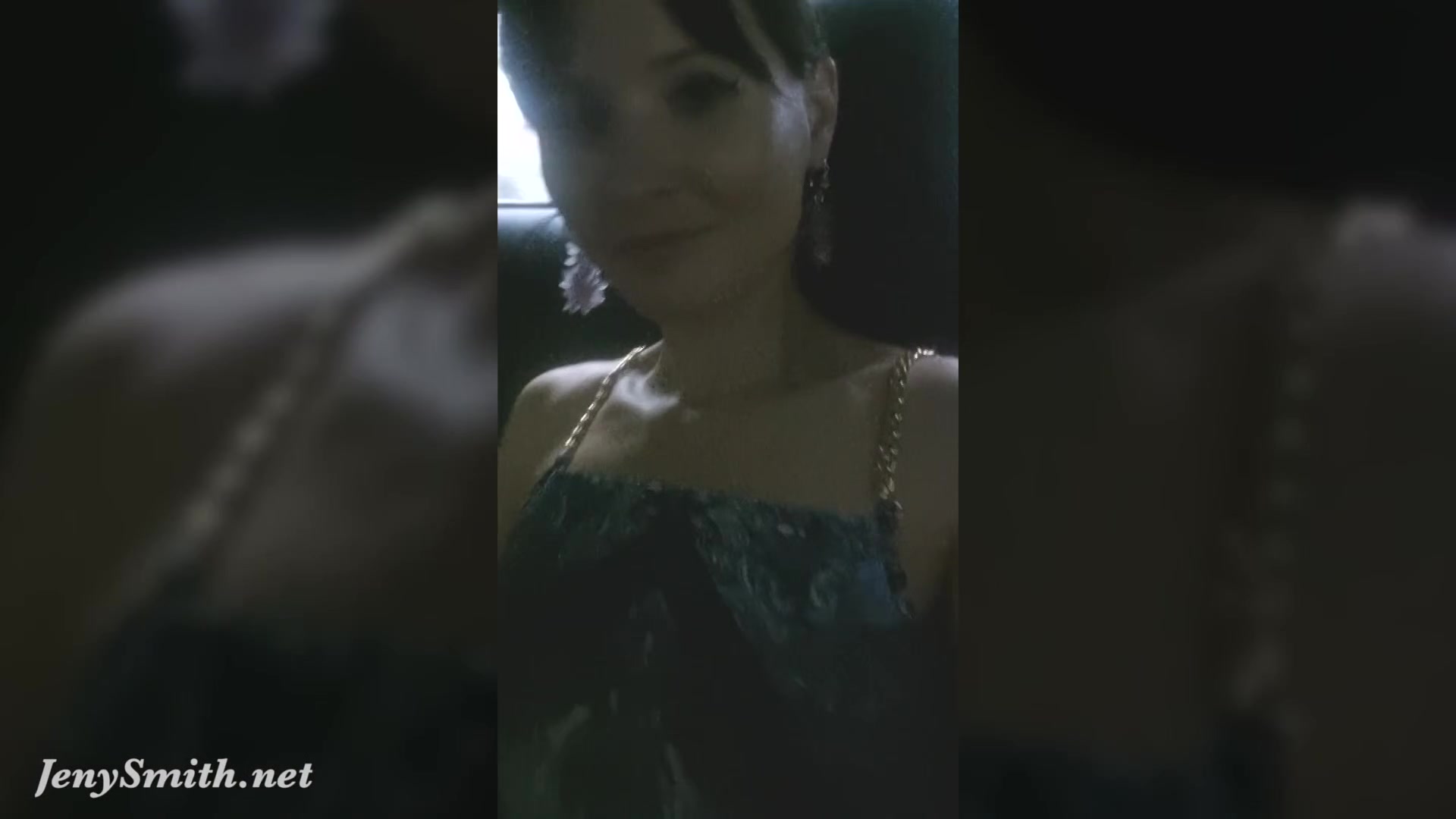 Jeny Smith gave a ride for a stranger and show it all. Got naked and tease in taxi