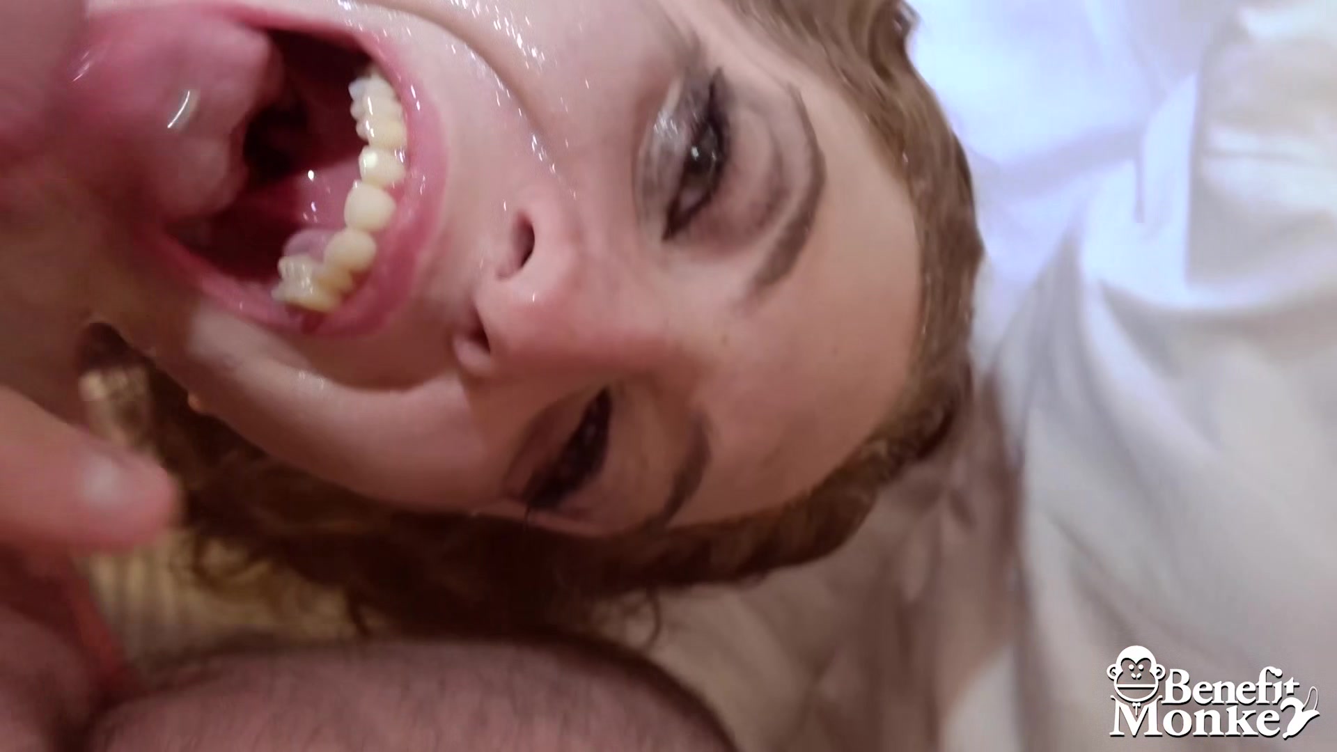 Venom Evil masturbates then deepthroats a cock