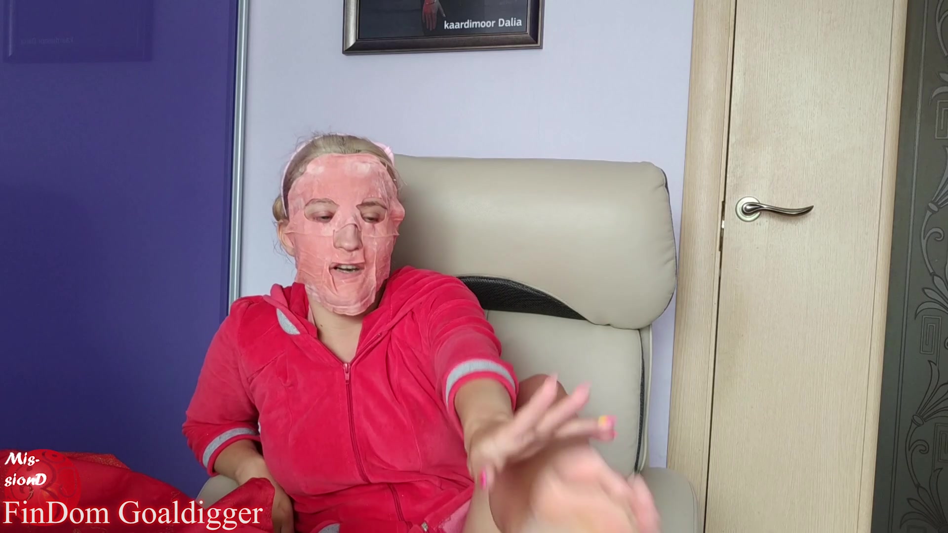 Findom Likes Expensive Pedicures - Sex Movies Featuring Findom Goaldigger