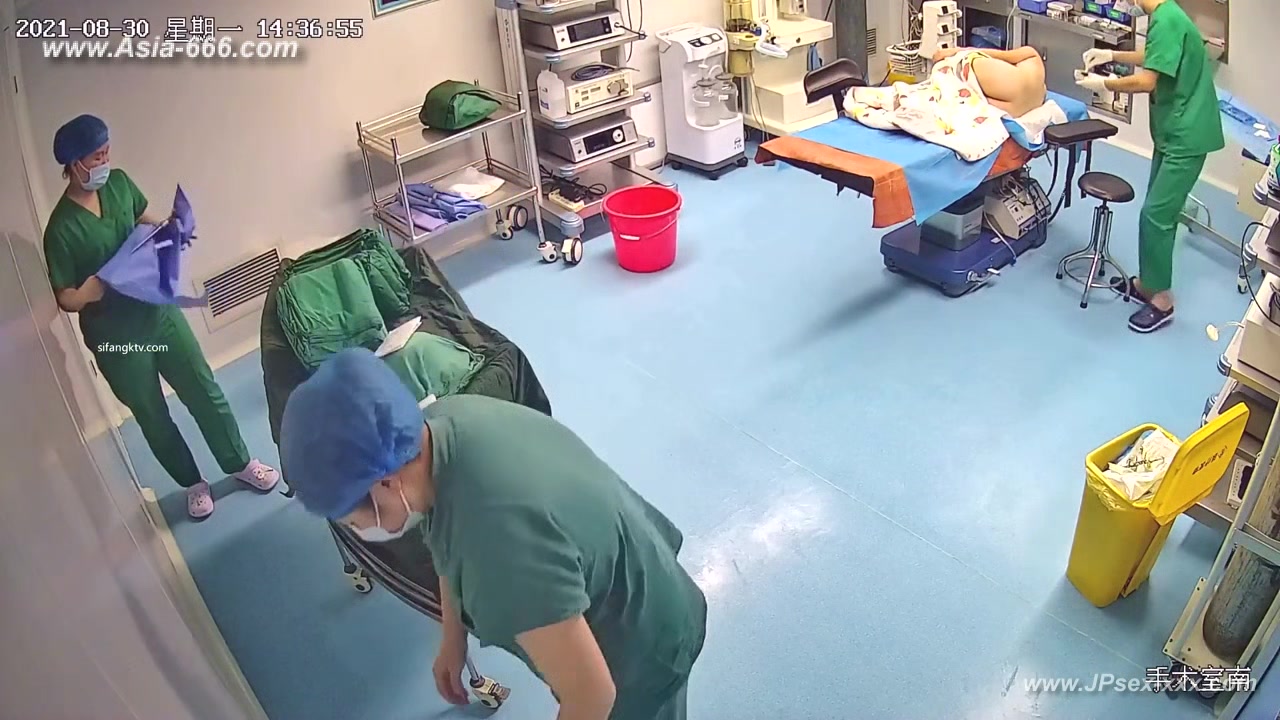 Peeping Hospital patient.15