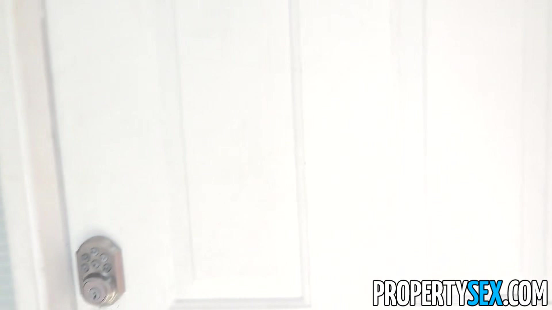 Real Estate Agent Gia Paige Bangs Homebuyers Big Dick