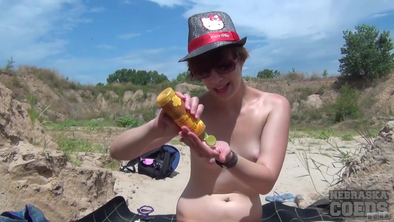 Honey Hiking And Masturbating Outdoors - NebraskaCoeds