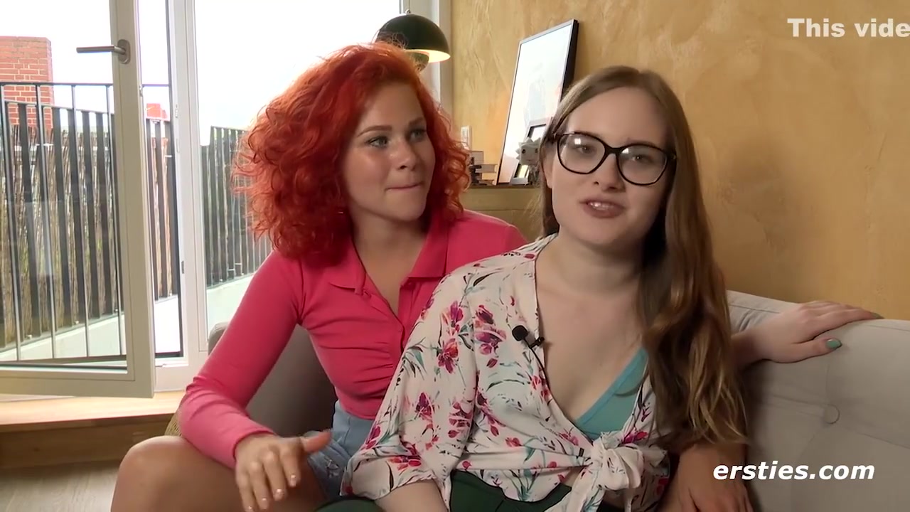 Rimming Auf Der Twistermatte Mit Hubschen Madchen