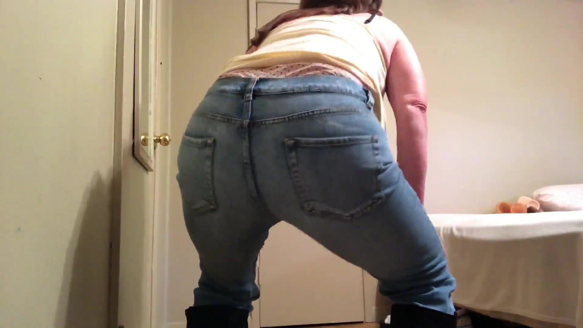 Jeans Tease - TacAmateurs
