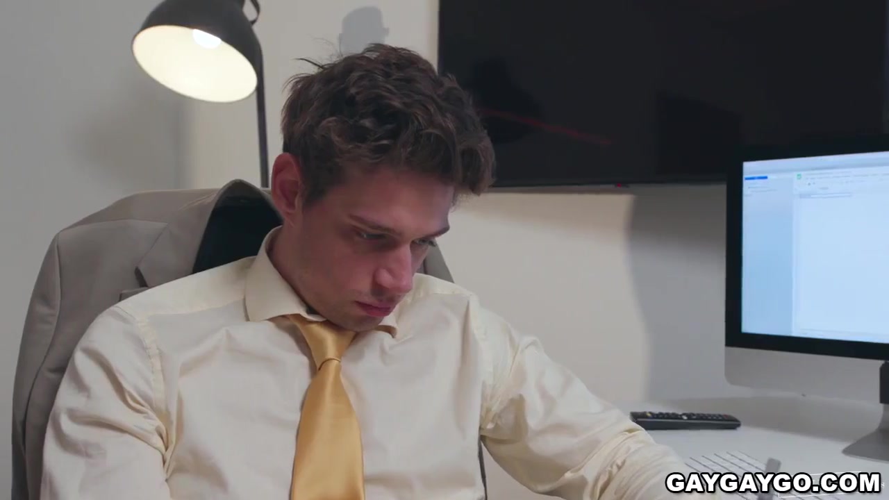 Michael Gives Elliot Nice Ass Fuck And Creampie