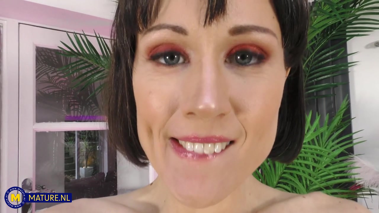 Small Tits, Large Nippled Stepmom Lucy Love Masturbates With Her Big Toys Until She Climaxes - MatureNl
