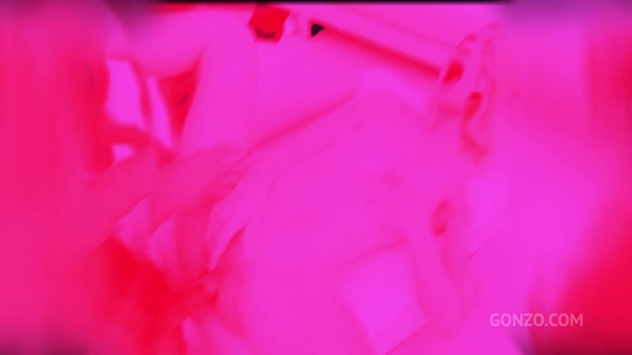 Emily Bellexx Dp DAP, PD 3 on 1 Longwood,Max, Erik SZ2931 (PEE) - PissVids