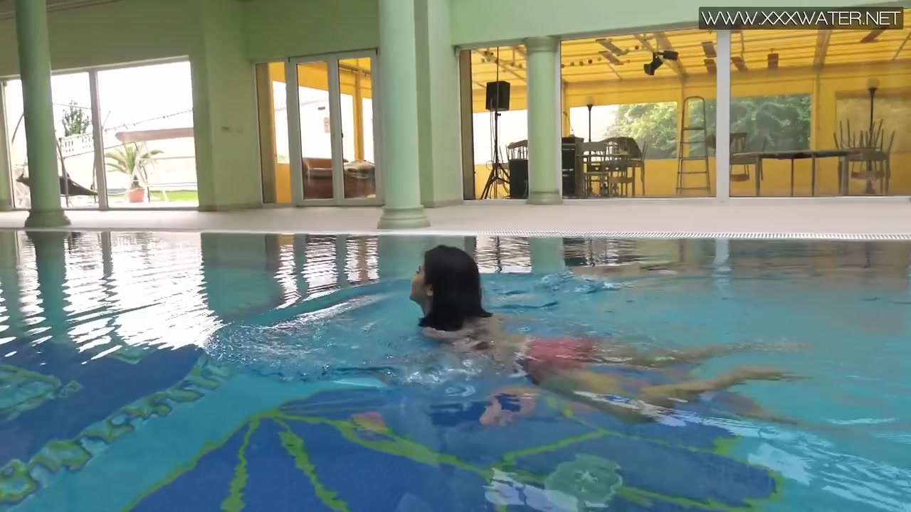 Lady Dee In Cute Shy Czech teen 18+ Swimming