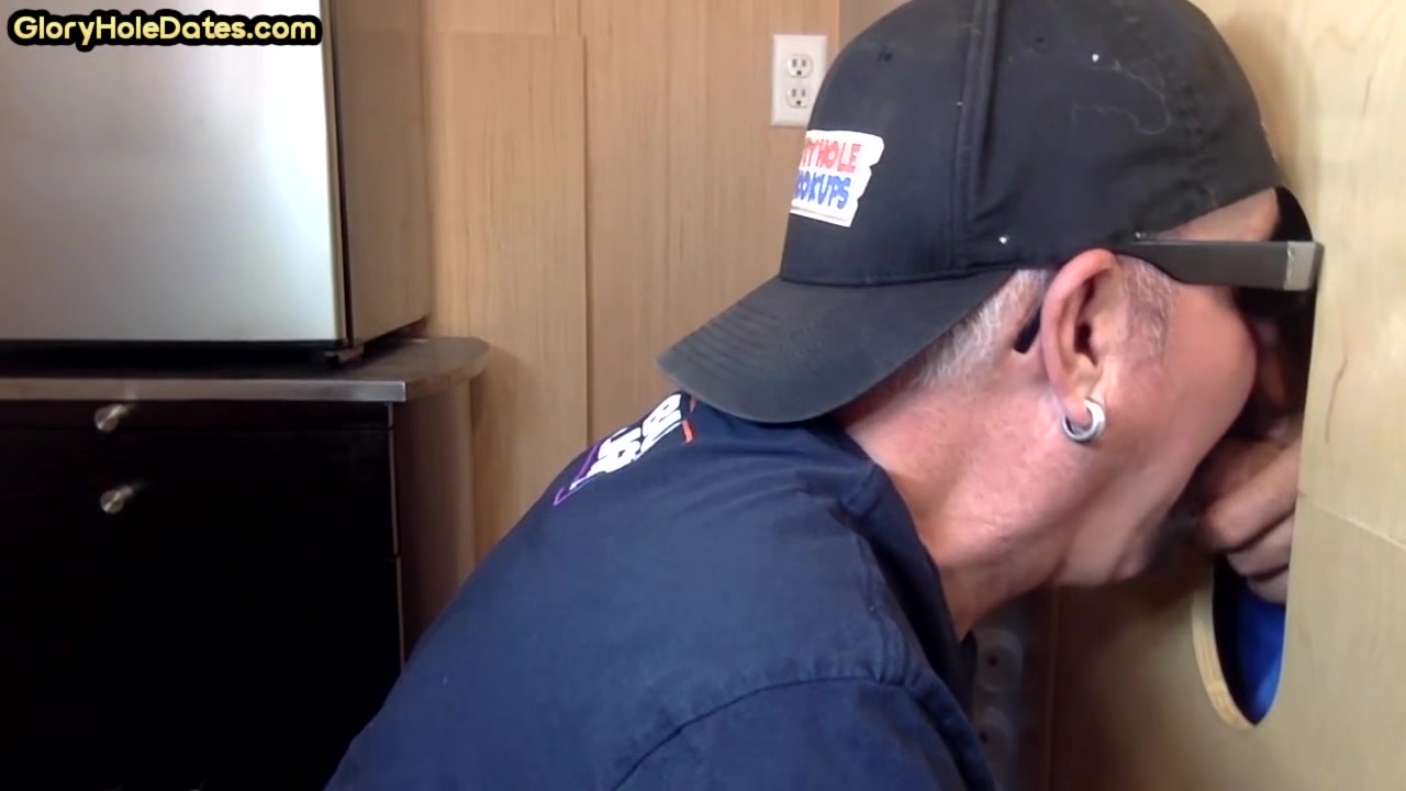 Gloryhole mature gaydaddy sucks dong on 1st gloryhole date