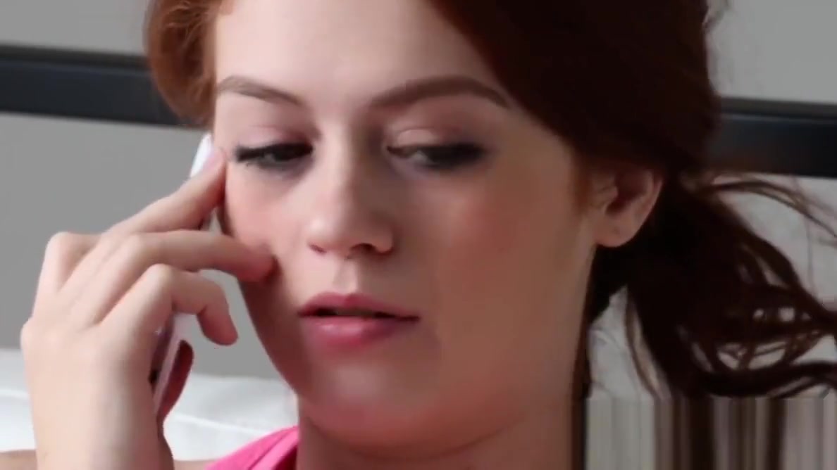 Young redhead Alice Green face sitting stepmom
