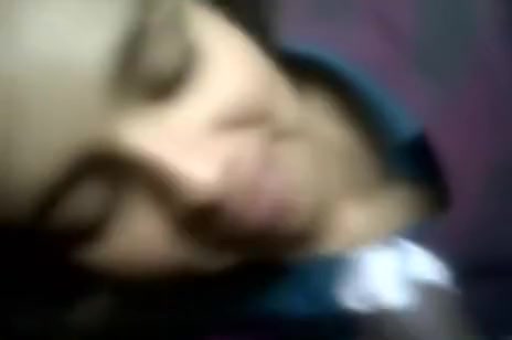 Slut slobbers on a dong in amateur Indian blowjob movie