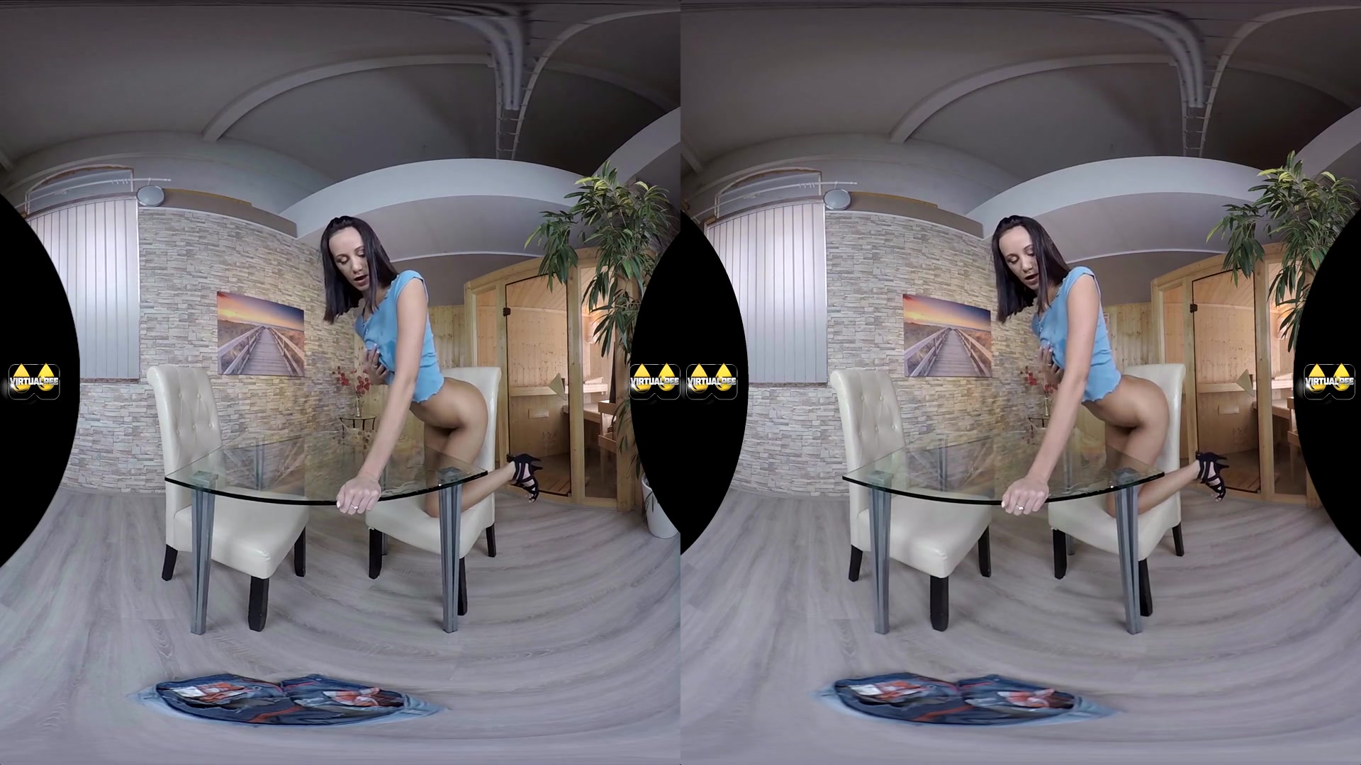Evelyn Neill in Pissy Fingering - VirtualPee