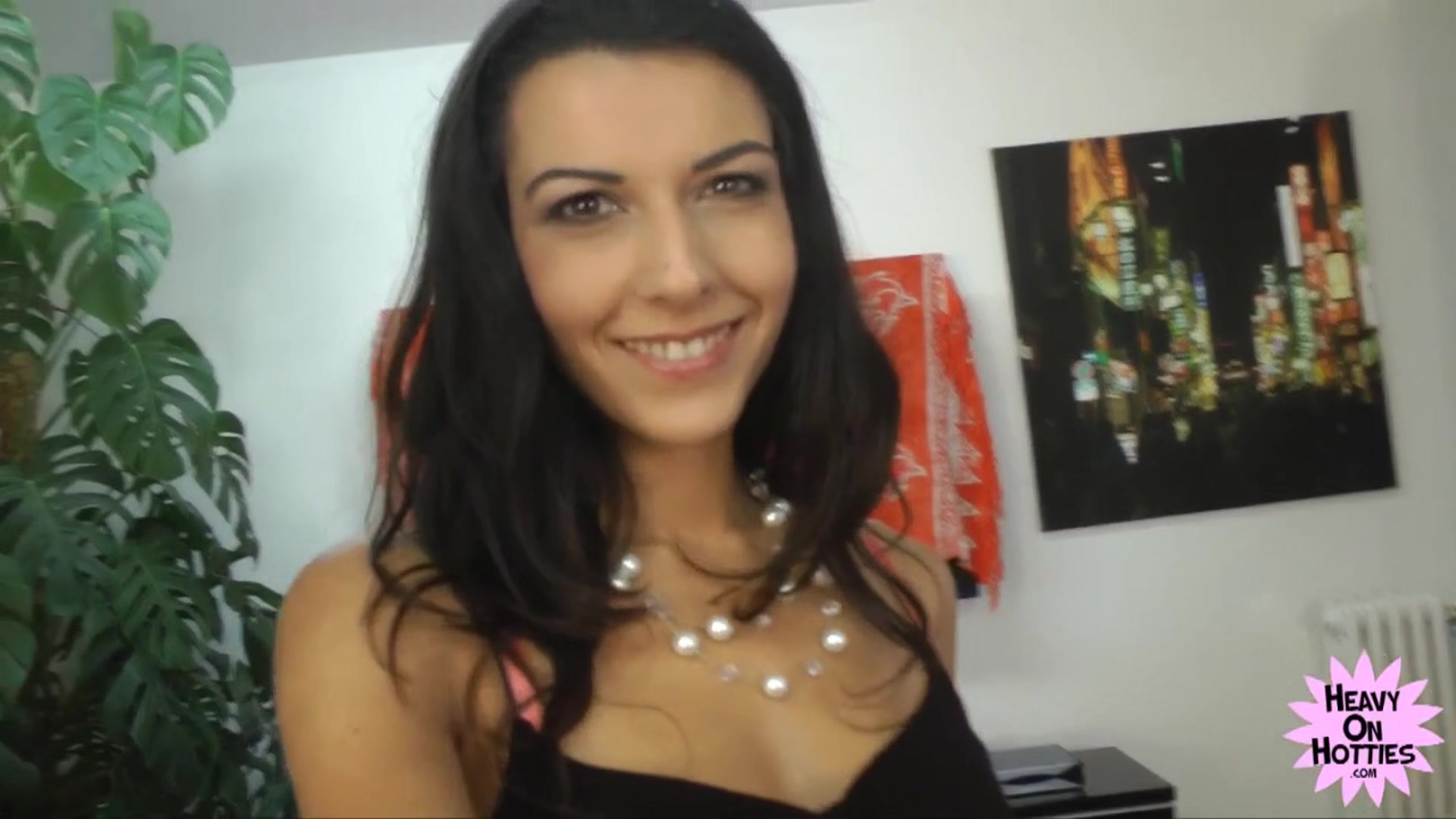 Pussy Oui Oui With Lou Charmelle - HeavyOnHotties