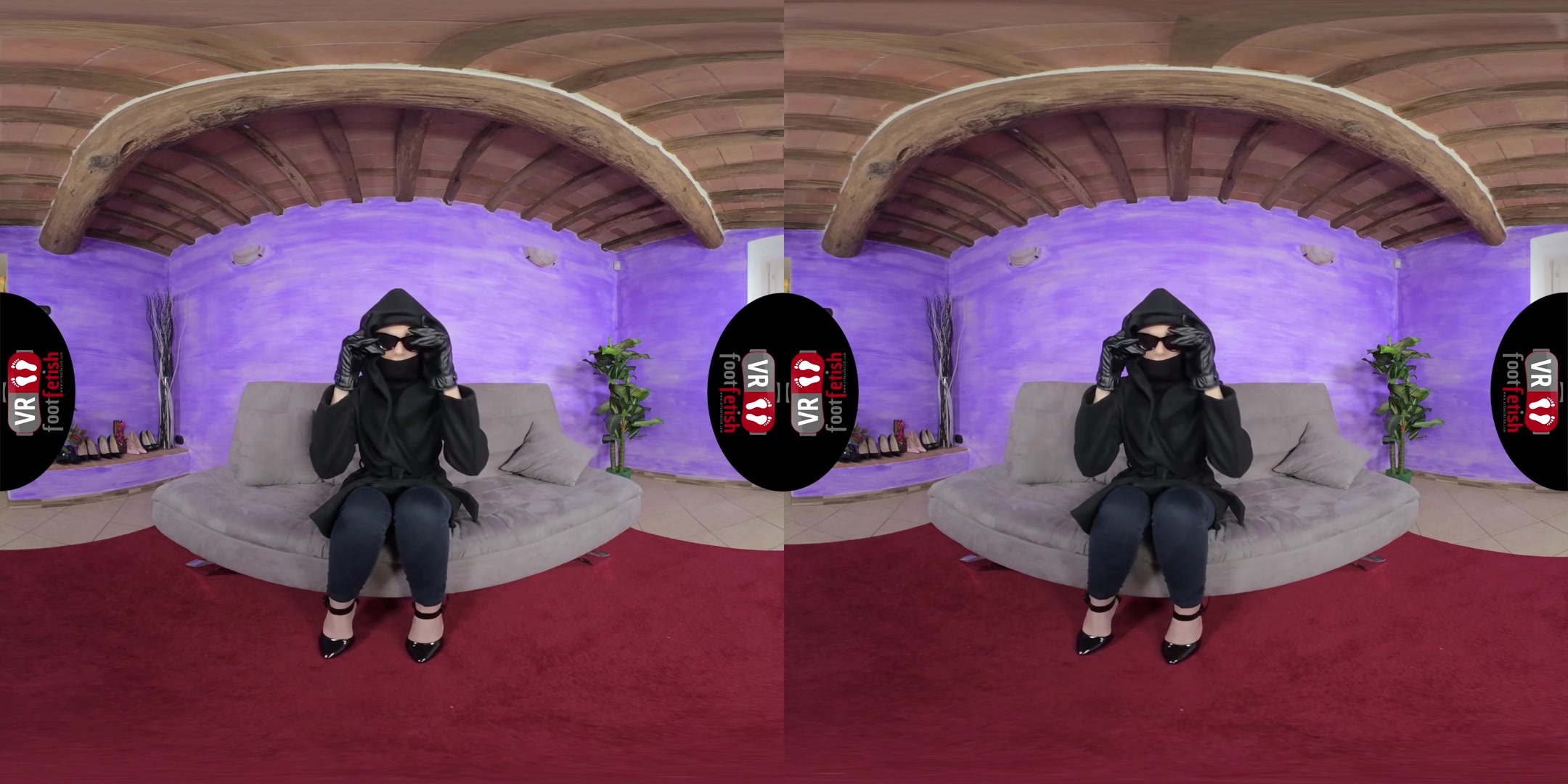 Steamy Hot Pantyhose Encasement Tease With Gorgeous Miss Venere - VRFootFetish