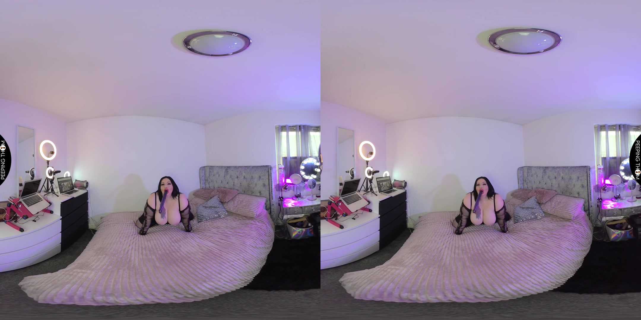 Mia MILF - Watch Me On Webcam - PeepingThom