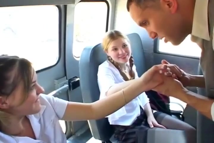 2 teen 18+ babysitters give blowjob in a van