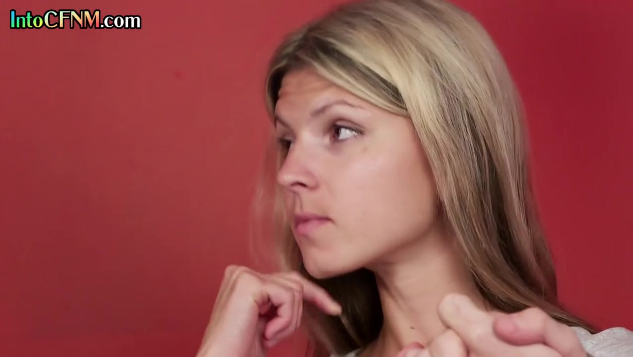 Naughty hot CFNM babe gives BJ to dude