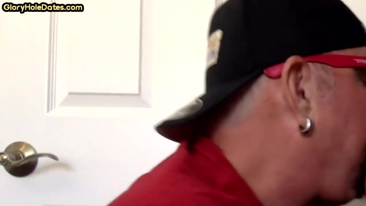 Gloryhole DILF sucking cock at home in homemade closeup
