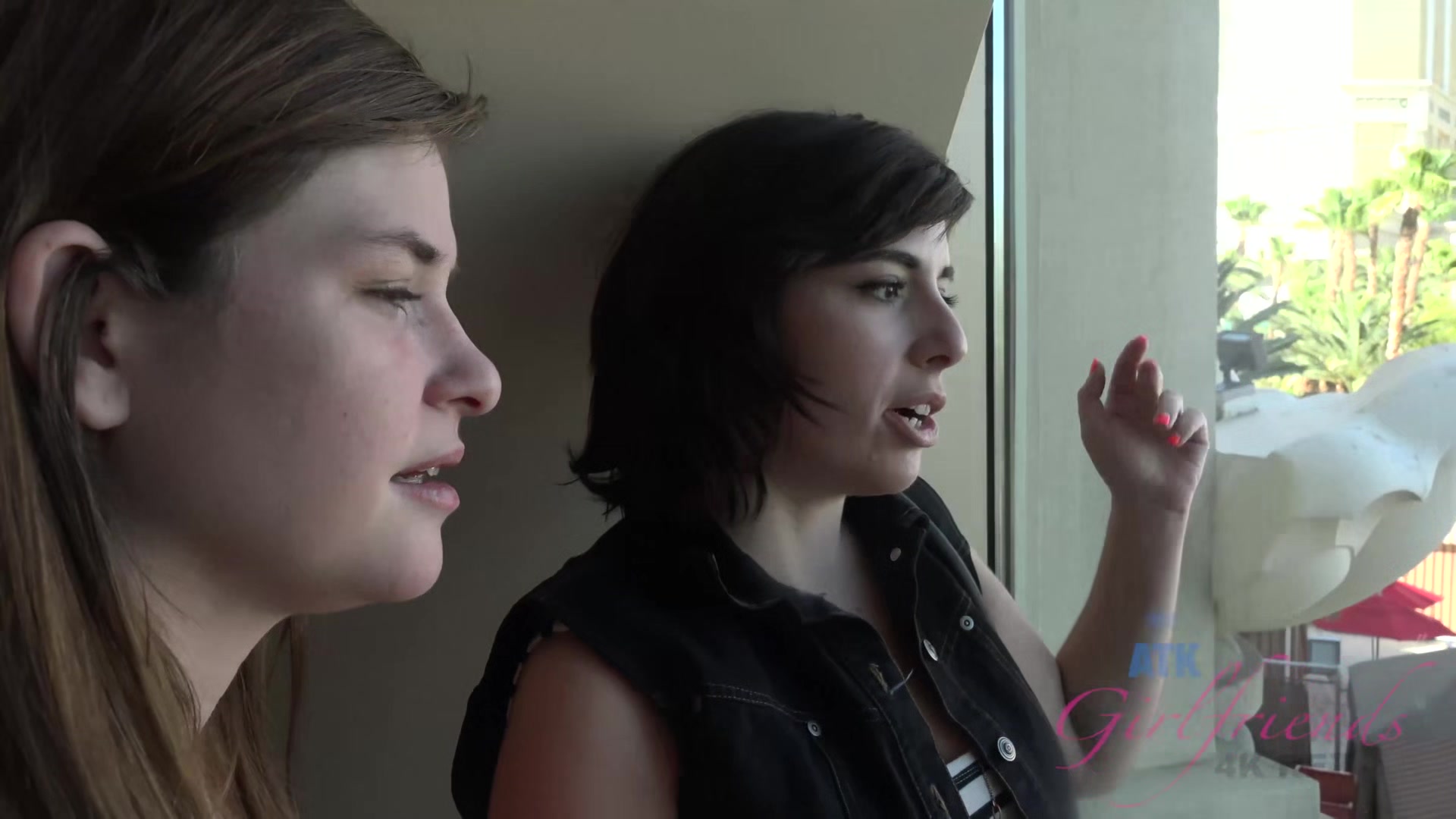 Virtual Vacation In Las Vegas With Simone Delilah And Lara Brookes Part 1