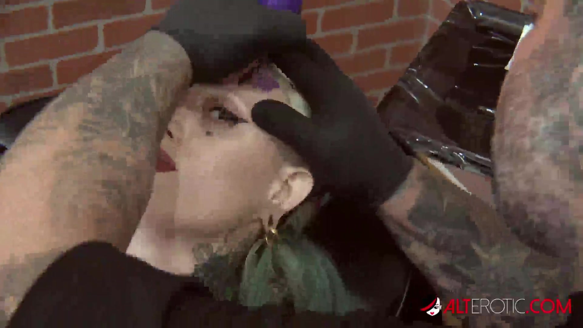 River Dawn Ink Gets 5 Face Tattoos and Fucks a Big Hard Cock