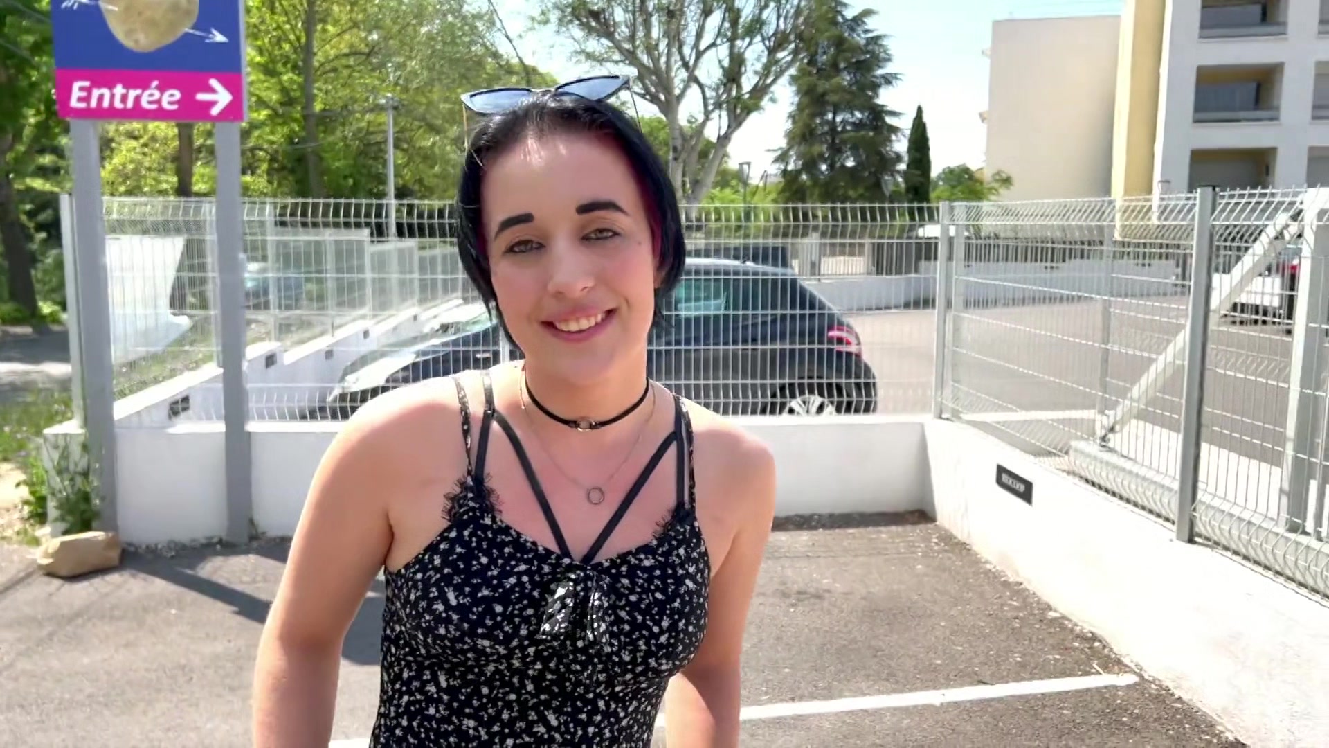 Leila, 18, librarian in Toulouse!