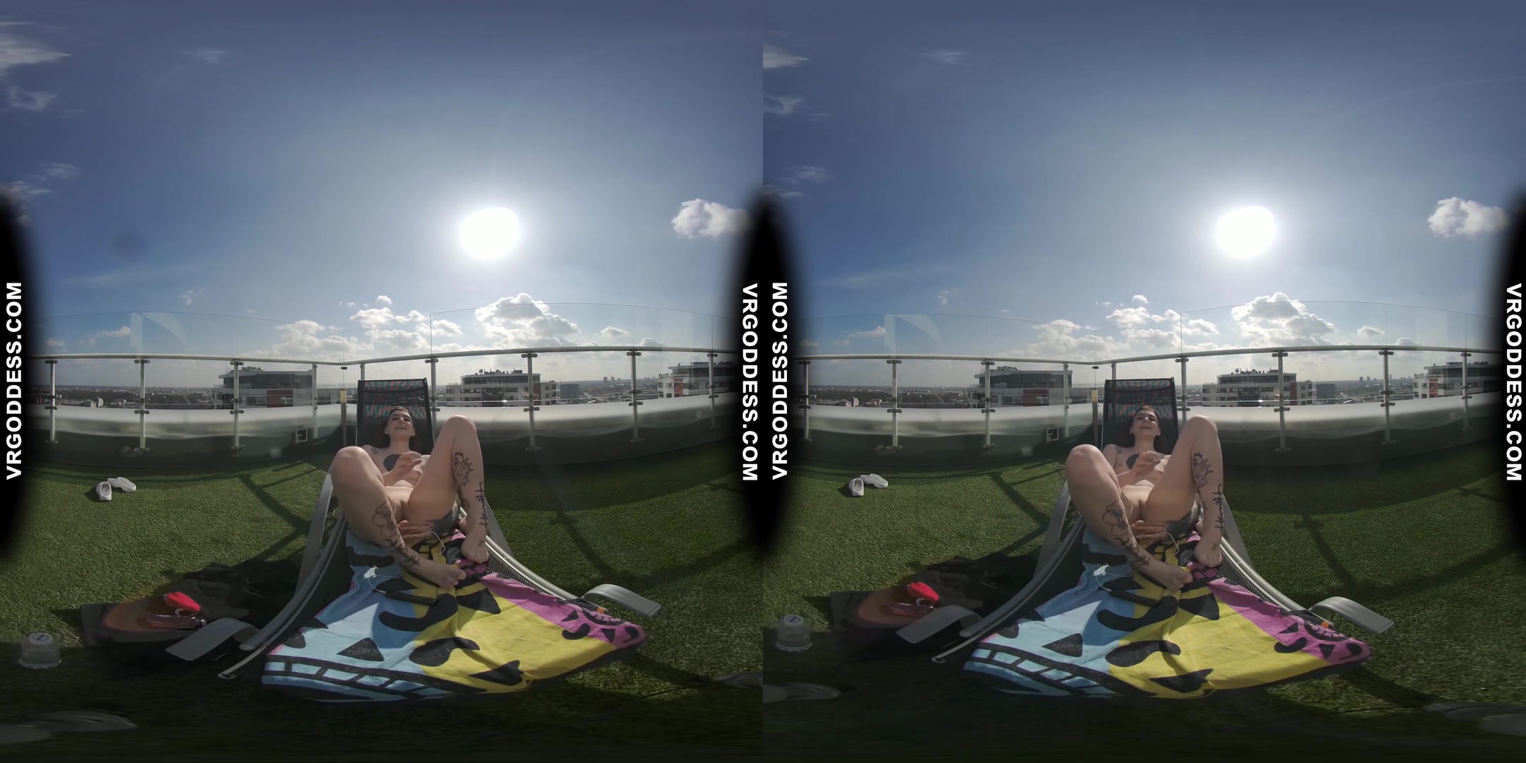 Afternoon Fun In The Sun Hot Tattoo Girl Brille Jills Herself Off Dildoing While Sunbathing