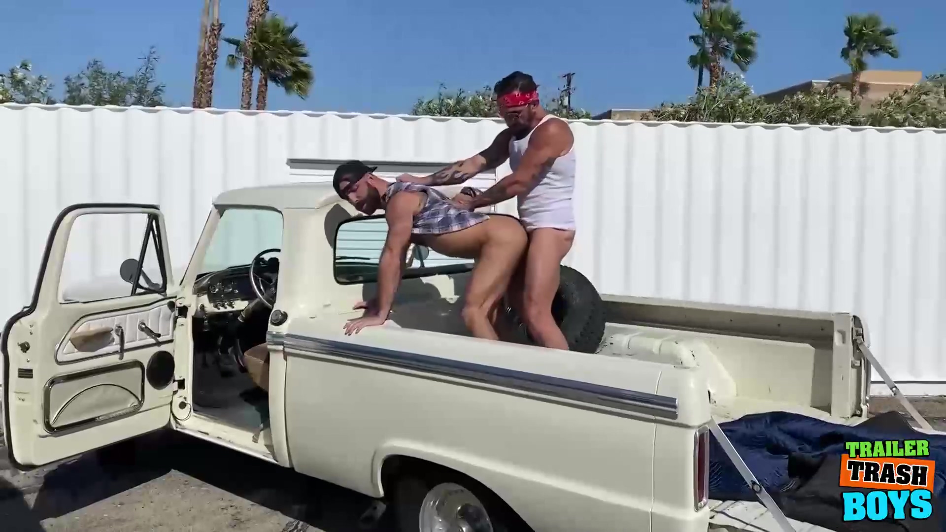 Hunks And Bareback With Jake Nicola And Vince Parker