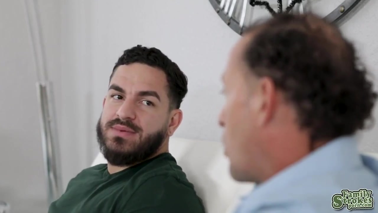 Nikki Invites Peter To Have Sex To Be Stepsis