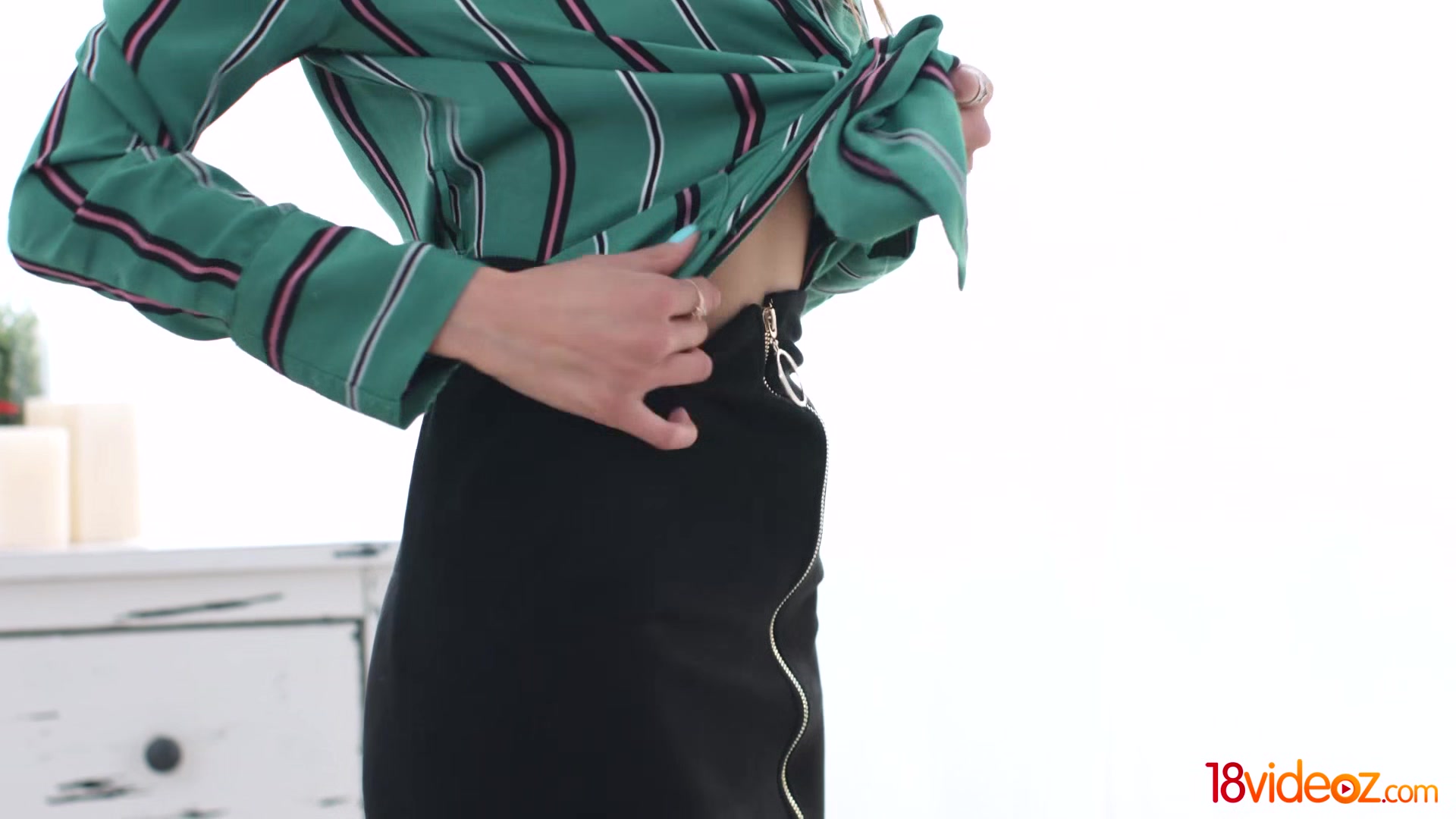 18 Videoz - Lina Montana - teen 18+ model secretary play fuck