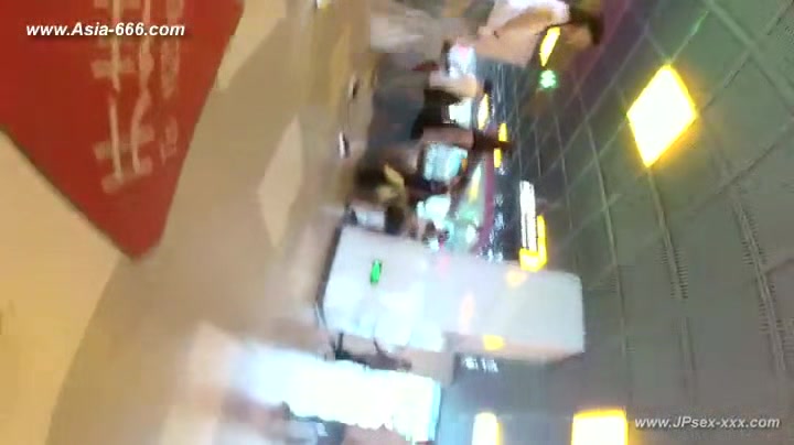 peeping chinese amateur upskirt.4