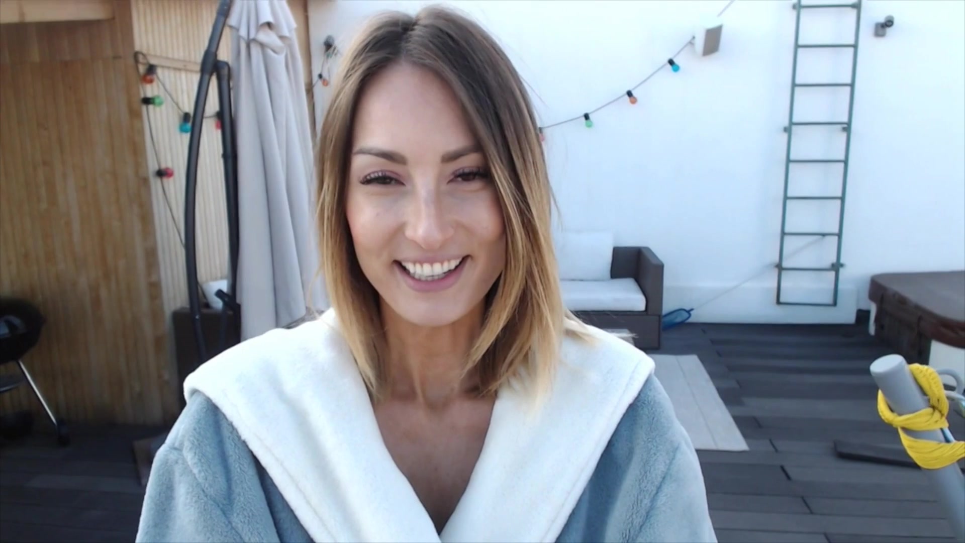 Nude Toes And Rooftops - Sex Movies Featuring Emma Lovett