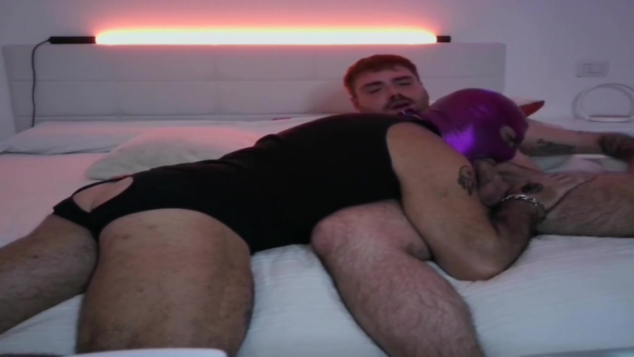 Papa Succhia Dolcemente Il Figlio