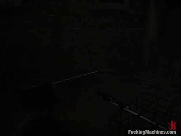 Ariel X in Fuckingmachines Video