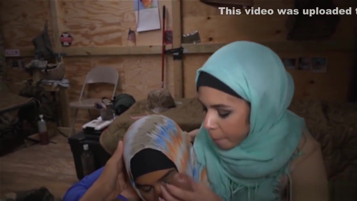 Dick Sucked by Hijab Amateurs
