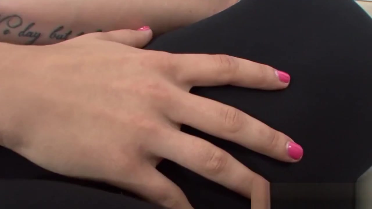 Skinny Tattooed Stepsister teen 18+ Lesbian