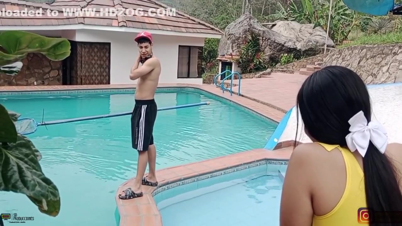 Petite Booty Is Fucked By Kems Big Cock In The Pool - Porn In Spanish