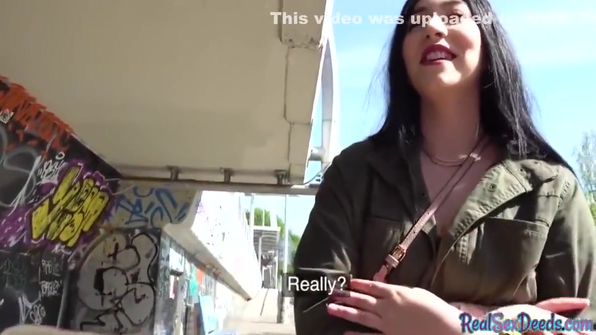 Picked Up Amateur Gets Nailed In Public With Amilia Onyx
